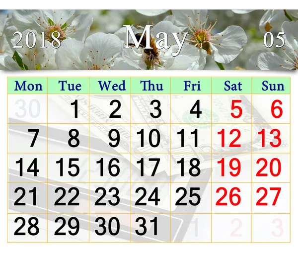 Kalendarz do maja 2018 r. z kwitnienia wiśniowe drzewo — Zdjęcie stockowe