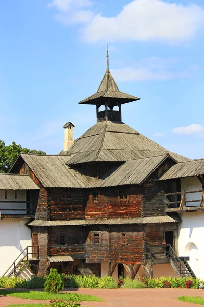 Alte slawische Holzfestung in novhorod-siverskii — Stockfoto