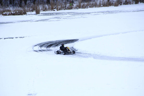 competitions of Kart racing on the ice of river