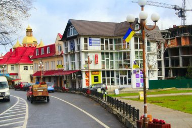 IV-Frankivsk bölge köyde yolda