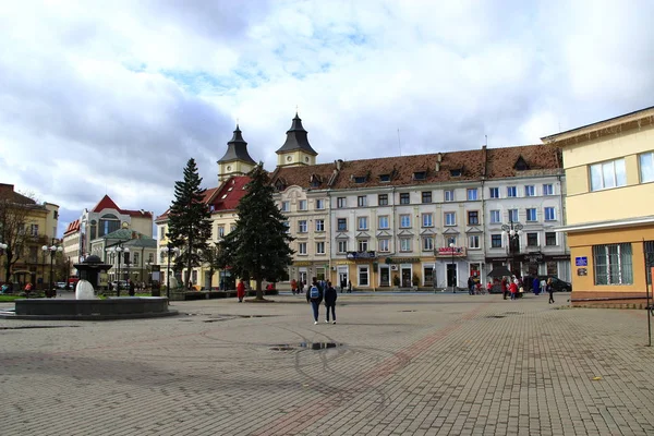 Europejskie miasto Iwano-Frankowsk Zachodnia Ukraina. Podróże po Europie — Zdjęcie stockowe