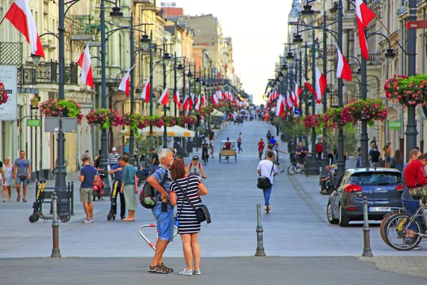 Lodz Polónia Julho 2019 Rua Central Lodz Decorada Com Bandeiras — Fotografia de Stock