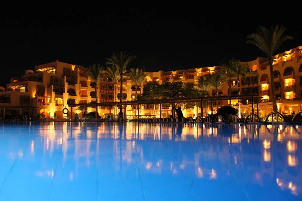 Hurghada Egipto Agosto 2018 Vacaciones Resort Egipcio Gente Descansa Cerca — Foto de Stock