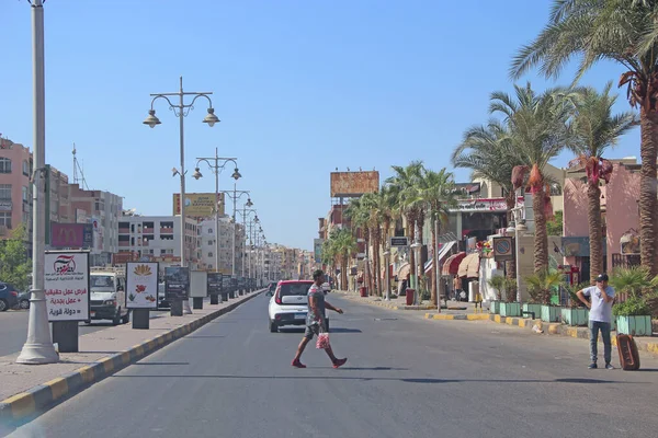 Hurghada Egipto Agosto 2018 Panorama Ciudad Con Tranvías Sobre Edificios —  Fotos de Stock