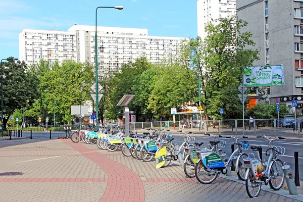 Lodz Polonia Julio 2019 Vista Calle Ciudad Con Muchas Bicicletas — Foto de Stock