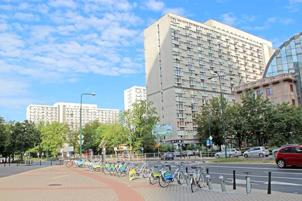 Lodz Polonia Julio 2019 Vista Calle Ciudad Con Muchas Bicicletas —  Fotos de Stock