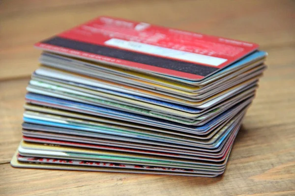 Pile Different Credit Cards Close Heap Credit Cards Close Many — Stock Photo, Image