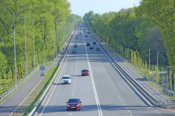 Chernihiv Ucrânia Maio 2020 Ucrânia Panorama Rodovia Com Árvores Verdes — Fotografia de Stock