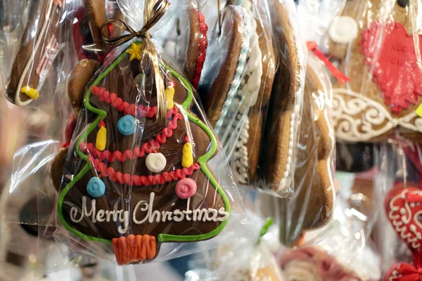 Kerst gingerbreads op kerstmarkt — Stockfoto
