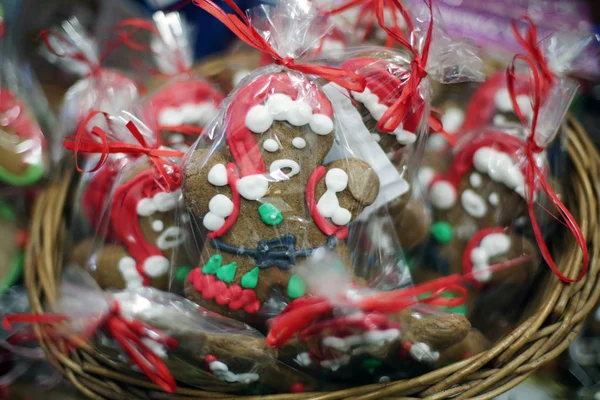 Kerst gingerbreads op kerstmarkt — Stockfoto