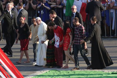 Dünya Gençlik günü 2016 Papa Francis gençlerle