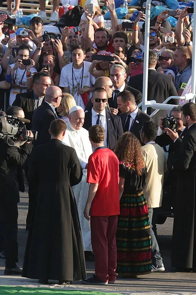Świecie dni Młodzieży 2016 papieża Franciszka z młodymi ludźmi — Zdjęcie stockowe