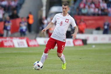 Inernational dostu futbol oyunu Krzysztof Maczynski