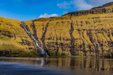 Ut a Lonna - Streymoy 'daki Saksun köyünden gelen yol.