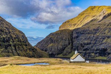 Saksun köyündeki eski kilise..