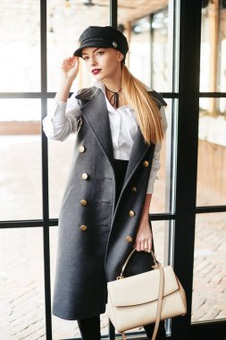 Vintage şık iç genç kadın güzel kız