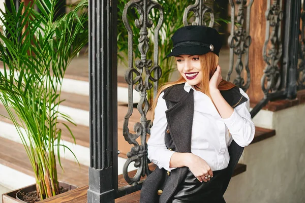 Vintage şık iç genç kadın güzel kız