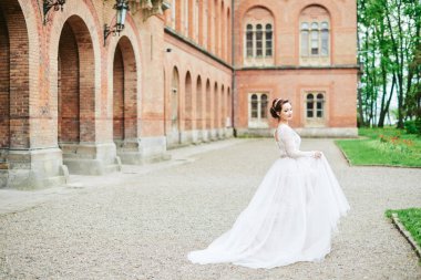  Güzel palace yakınındaki gelin gelinlik 