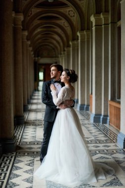 Gelin ve damat sarayda düğün