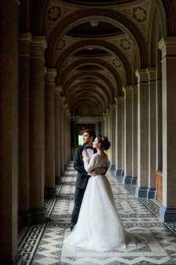 Gelin ve damat sarayda düğün