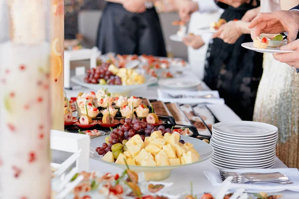 Comida de mesa de catering de cerca — Foto de Stock