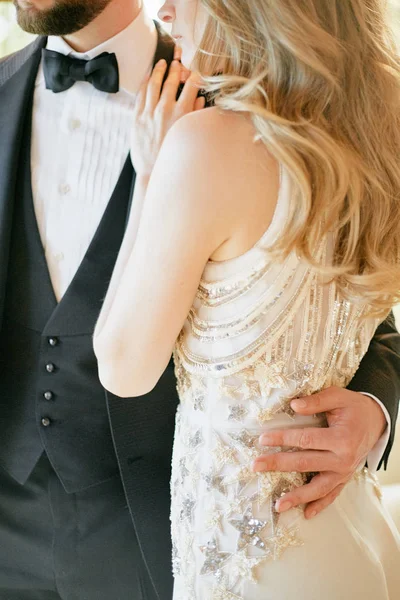 Smokin sarılma gelin damat yakın çekim