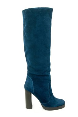 Süet deri üzerinde beyaz arka plan izole kadın kış yüksek topuk çizmeler