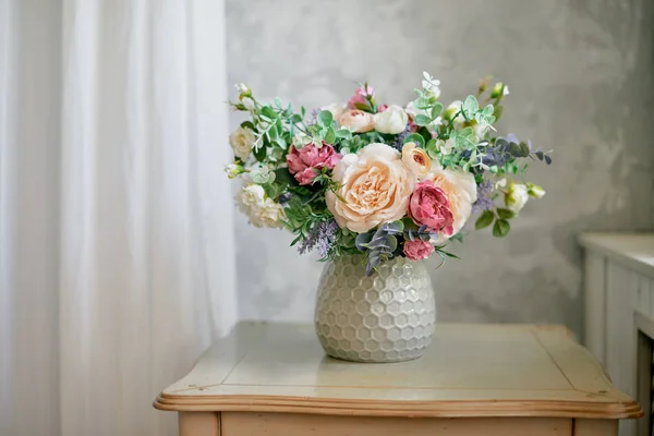 Blumen Der Vase Grauen Inneren — Stockfoto