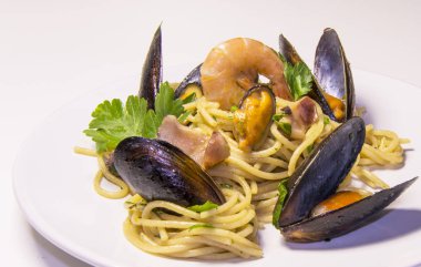 Spagetti makarna deniz ürünleri İtalyan kültürü, Akdeniz mutfağı