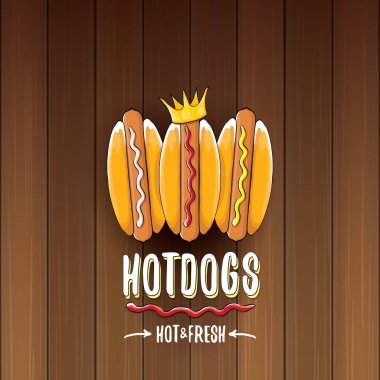 ahşap masa arka plan üzerinde izole karikatür sosis etiket vektör. Vintage sıcak köpek poster veya simge tasarım öğesi koleksiyonu.