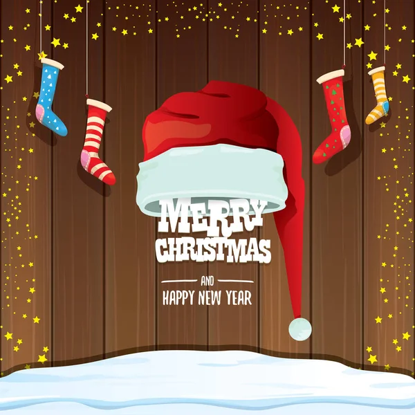 矢量红色圣诞老人帽子与圣诞节袜子和问候文本圣诞快乐新年在木制背景. — 图库矢量图片