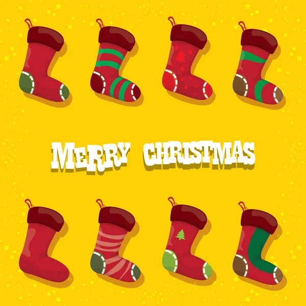 Vector de dibujos animados lindos medias de Navidad o calcetines con adorno de color aislado sobre fondo naranja. Feliz Navidad vector tarjeta de felicitación — Vector de stock