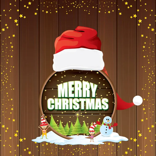 赤いサンタ帽子、ツリー、雪、漫画雪だるま、子供エルフ、夜星空と木製の丸い印の背景にあいさつ文とクリスマス ラベルをベクトルします。ベクター メリー クリスマス カード — ストックベクタ