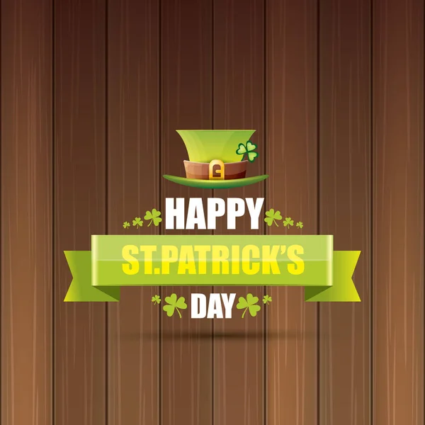 Saint patricks day label or poster with green hat, lucky clovers and vintage ribbon on abstract vintage wooden background. vector saint patriks day banner — Stock Vector