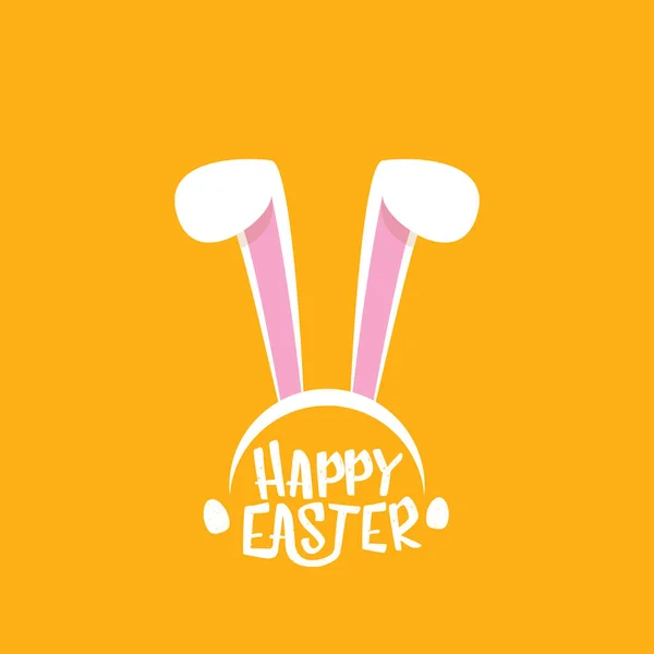 Tarjeta de felicitación de Pascua feliz vector con conejito de Pascua blanco máscara funky con orejas de conejo y texto de Pascua aislado sobre fondo naranja . — Vector de stock