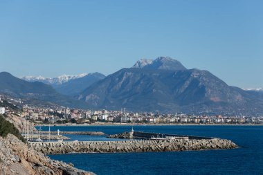 Keskin odak ve şehir ve dağ Marinada Alanya Manzaralı