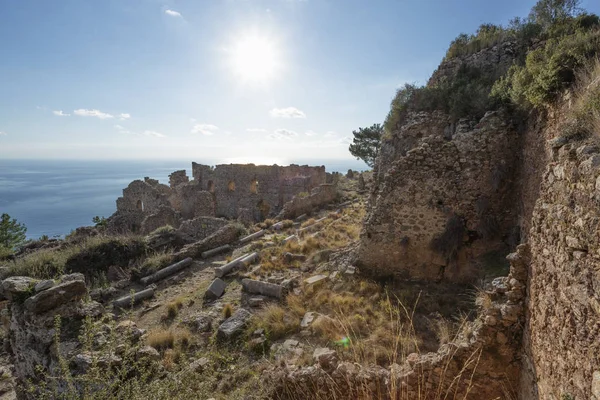 Εξαιρετική δρόμου στην αρχαία πόλη της Syedra στην επαρχία Αλάνια — Φωτογραφία Αρχείου