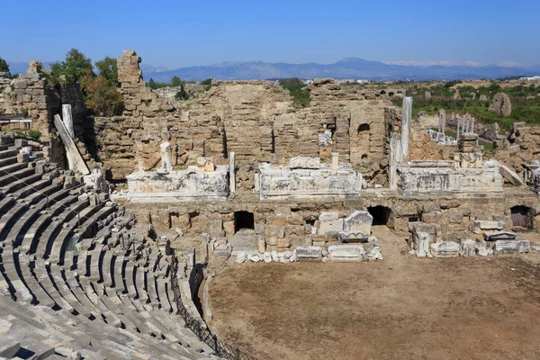 Fragment amfiteátr starověké Side v Turecku — Stock fotografie