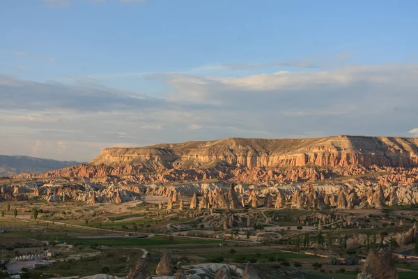 Widok na fairy chimney doliny Kapadocji — Zdjęcie stockowe