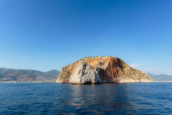 Alanyas castle rock ile deniz manzarası