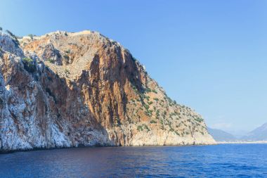Alanyas castle rock ile deniz manzarası