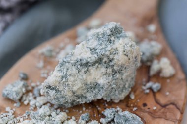 Türk Tulum peynirinin yakın plan görüntüsü. Yatay bileşim.