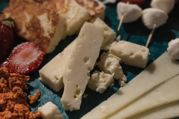 Closeup image of Turkish cheese platter with variety of cheese — Stock Photo, Image