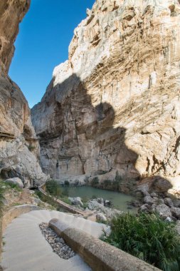 a canyon walk along El Camino Del Rey