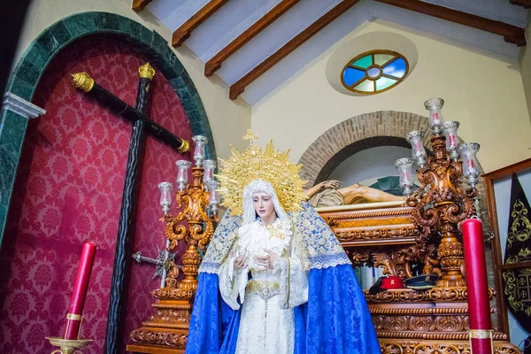 Tiro Tirado Uma Estátua Virgem Maria Dentro Uma Igreja Marbella — Fotografia de Stock