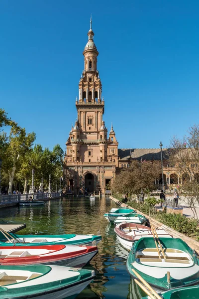 Sevilla, İspanya kalbinde etrafında romantik bir seyir