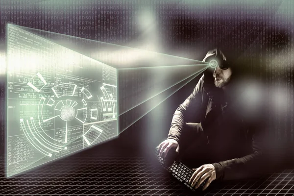 Internet criminaliteit concept. Hacker op donkere digitale achtergrond met hoofd omhoog interface rond. — Stockfoto