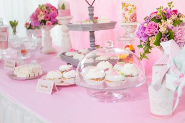 tatlı tablo dekorasyon çiçek terlemesi