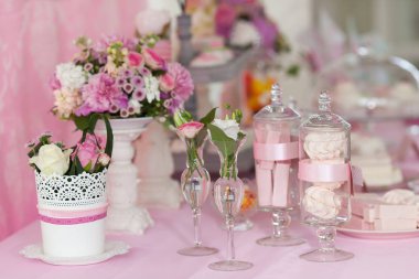 tatlı tablo dekorasyon çiçek terlemesi