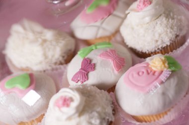 tatlı tablo dekorasyon çiçek terlemesi